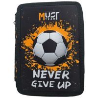 Must: Penar umplut, cu două etaje, cu imprimeu de fotbal, 15x5x21 cm - m/u/Must-Penar-umplut-cu-doua-etaje-cu-imprimeu-de-fotbal-15x5x21-cm-1.jpg