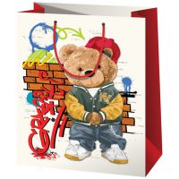 Urs cu șapcă, pungă de cadou de dimensiune medie 18x10x23cm - u/r/Urs-cu-sapca-punga-de-cadou-de-dimensiune-medie-18x10x23cm-1.jpg