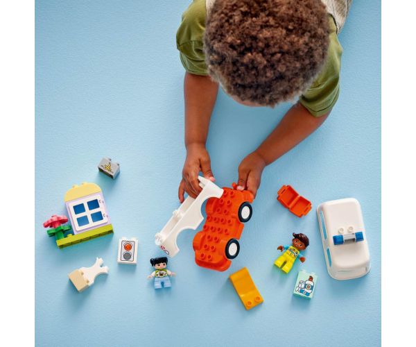 LEGO® DUPLO®: Mașină de salvare și șofer de salvare (10447)
