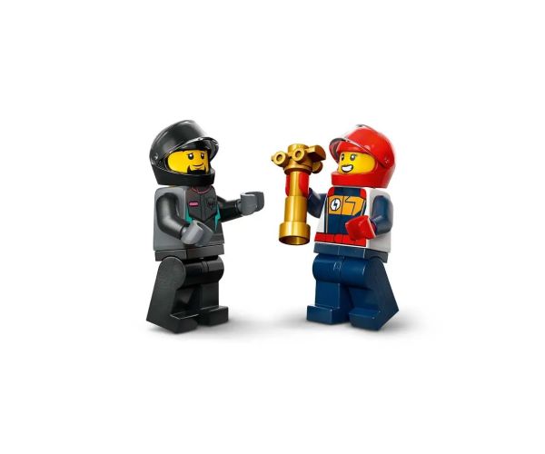 LEGO® City: Karturi și piloți de curse (60400)