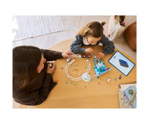 LEGO® Disney: Castelul de gheață al Elsei și aventurile ei cu sania (43281)