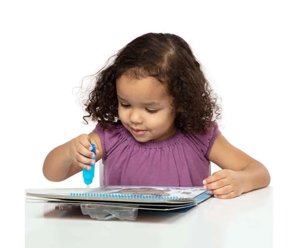 Desenăm cu apă: În jurul orașului jucărie creativă - Melissa & Doug