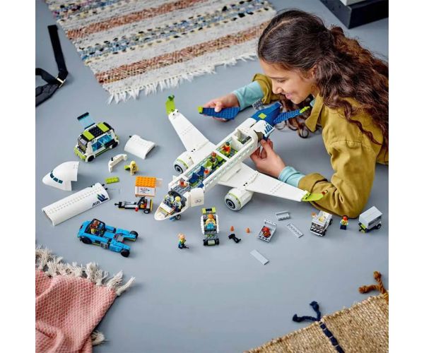LEGO® City: Avion de transport de pasageri (60367)
