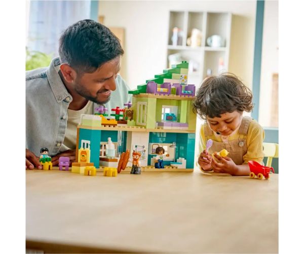 LEGO® DUPLO®: 3 în 1 casă de familie modernă cu figurine (10470)