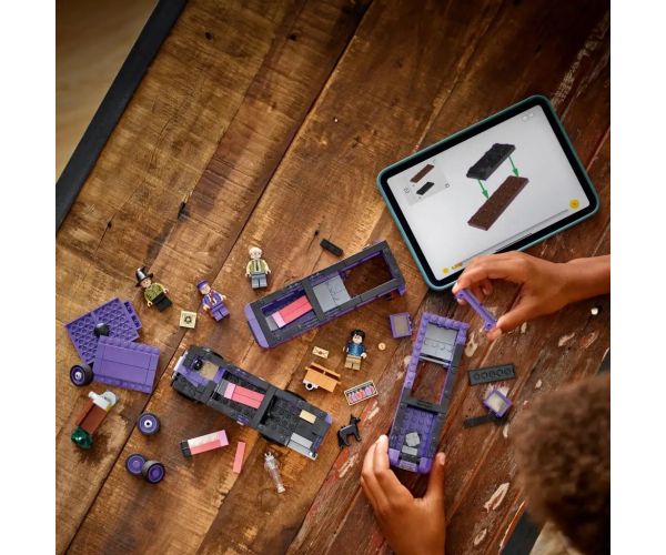 LEGO® Harry Potter™: Aventuri pe Grimbusz™-ul Rătăcitor (76446)