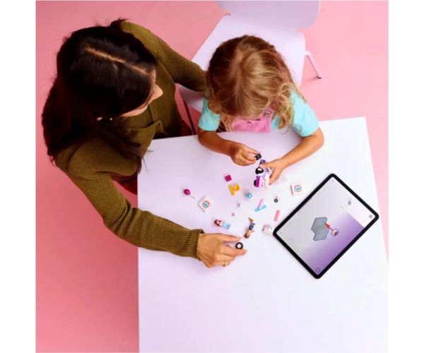 LEGO® Friends: Mașină de livrare cu tort cu unicorn (42675)
