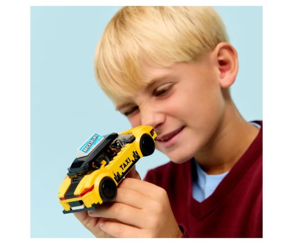 LEGO® City: Taxi galben (60487)