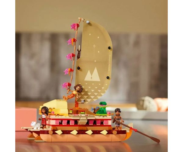 LEGO® Disney: Canoe-ul lui Vaiana plin de aventuri (43270)