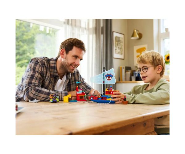 LEGO® Marvel: Nava pirat a echipei de păianjeni (11208)
