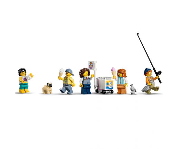 LEGO® City: Tramvai clasic pe plajă (60506)
