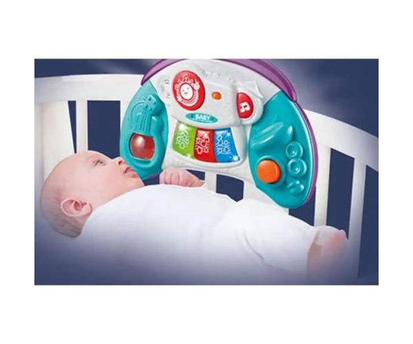 Baby pian se poate agăța de pătuț