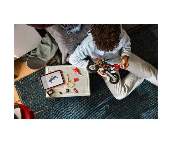 LEGO® Technic: Ducati Desmo450 MX Factory motocicletă (42238)