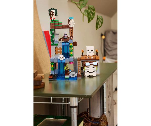 LEGO® Minecraft: Împăcarea fantomelor (21597)