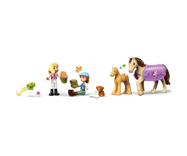 LEGO® Friends: Remorcă pentru cai și ponei (42695)
