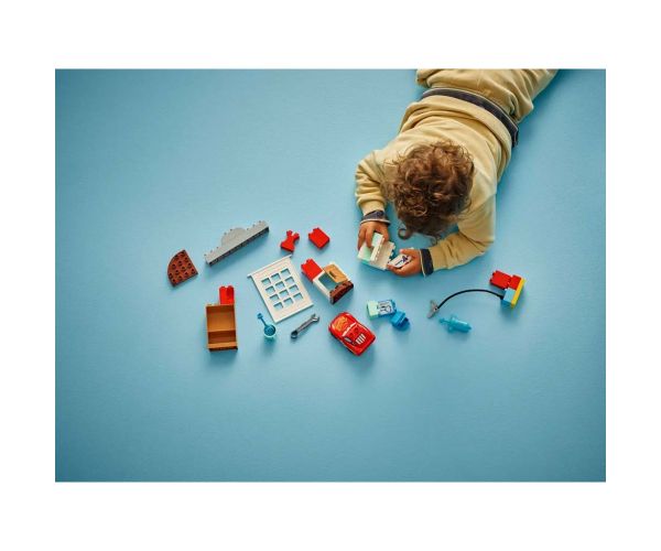 LEGO® DUPLO®: Vizita lui McQueen la garajul lui Doki (10456)