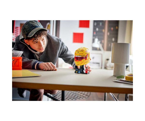 LEGO® Editions: Casca Scuderia Ferrari HP Lewis Hamilton (43022)
