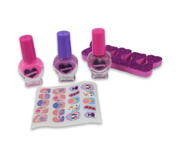 Nail Art: Set manichiura cu valiza, lacuri de unghii si accesorii