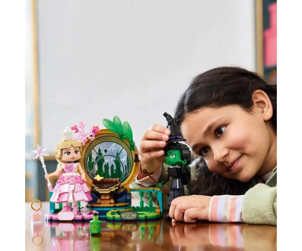 LEGO® Wicked: Figurine Elphaba și Glinda (75682)
