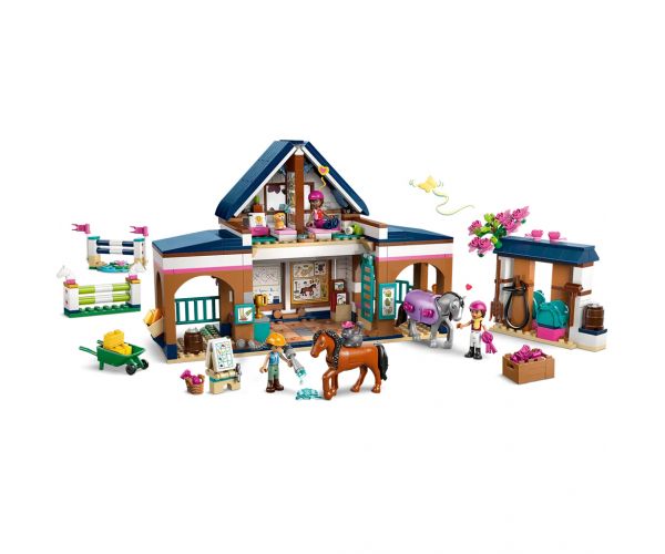 LEGO® Friends: Centru de echitație și școală de călărie (42688)