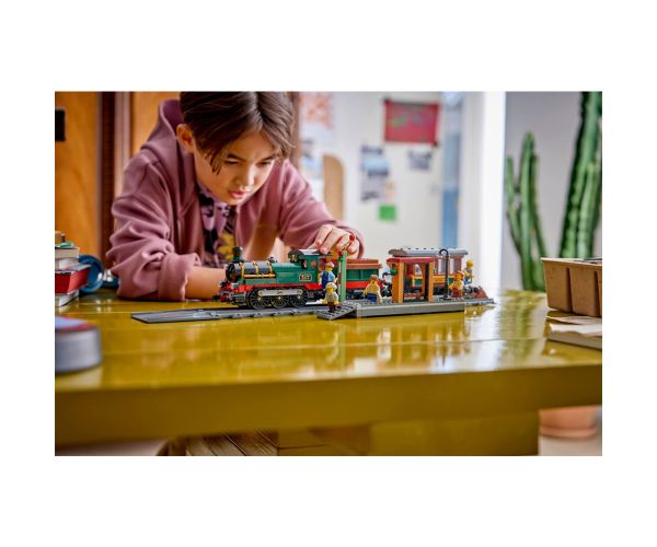 LEGO® City: Nostalgie locomotivă cu aburi (60511)
