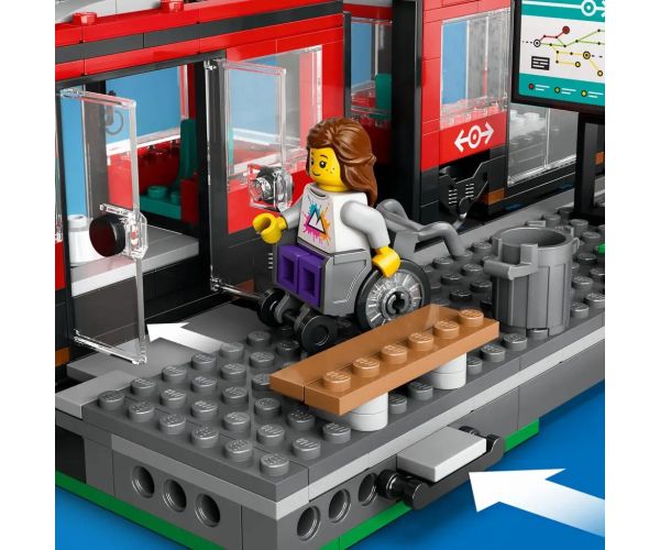LEGO® City: Tramvai și stație din centrul orașului (60423)