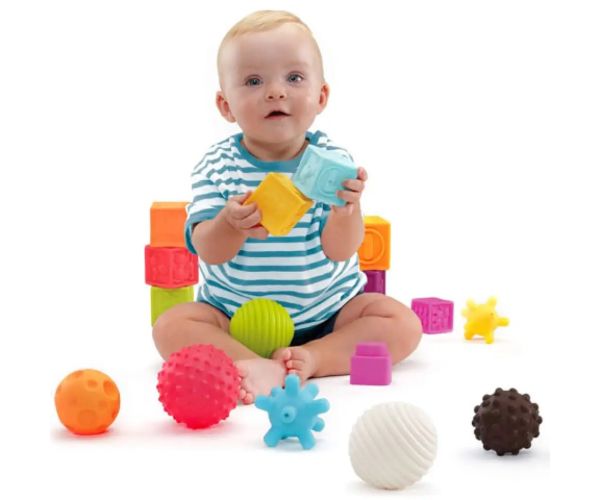 Molto: set 10 bucăți mingi moi