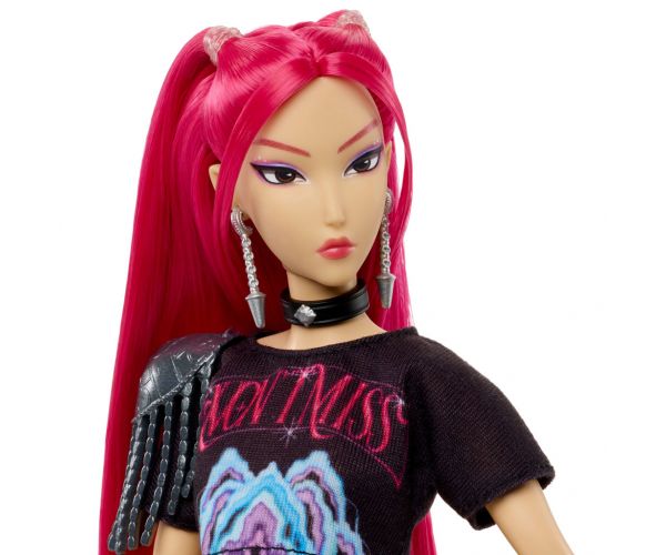 K-Pop Demonii Vânătorii: Mira păpușă de modă cu armă – Mattel