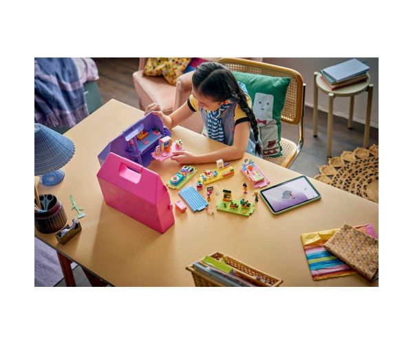 LEGO® Friends: Casă de păpuși creativă în formă de valiză (42697)