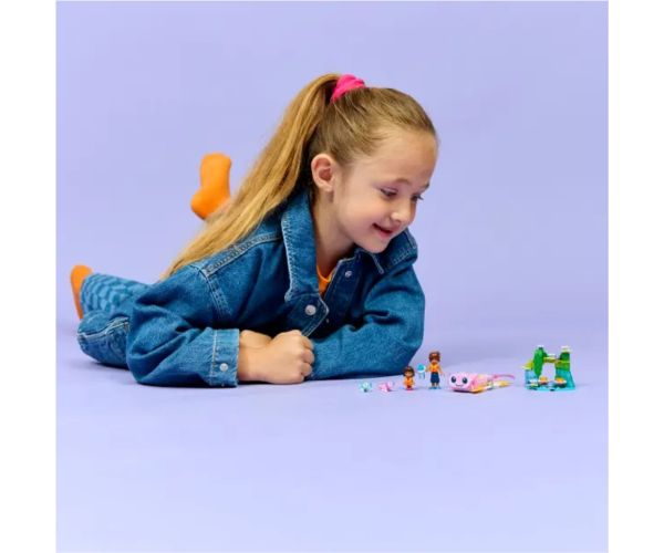 LEGO® Friends: Aventuri pe vaporul axolotl (42681)