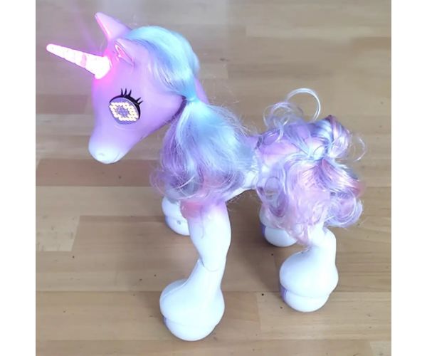 Unicorn minunat cu multe funcții