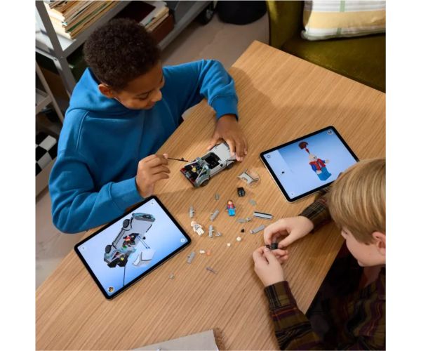 LEGO® Speed Champions: Înapoi în viitor mașina timpului (77256)