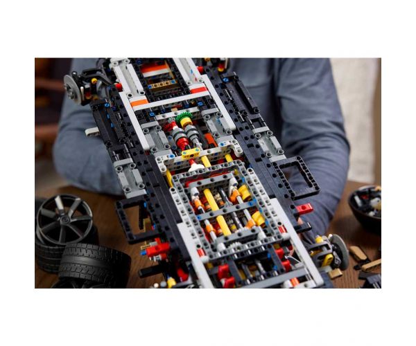 LEGO® Technic: Koenigsegg Sadairs Spear supercar (42232)