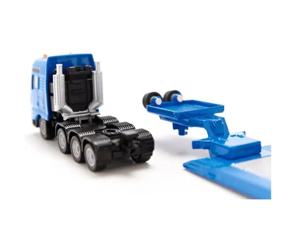 Transportor greu SIKU MAN cu excavator Liebherr 1/87