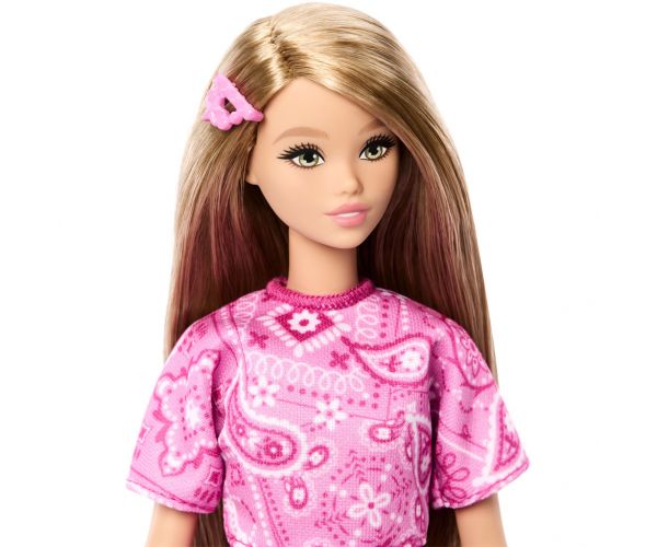 Barbie: Fashionista Prietene stilate păpușă de modă cu rochie roz cu model de fular - Mattel