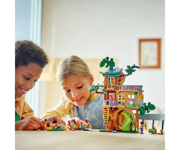 LEGO® Friends: Loc de întâlnire în copac al prieteniei (42652)