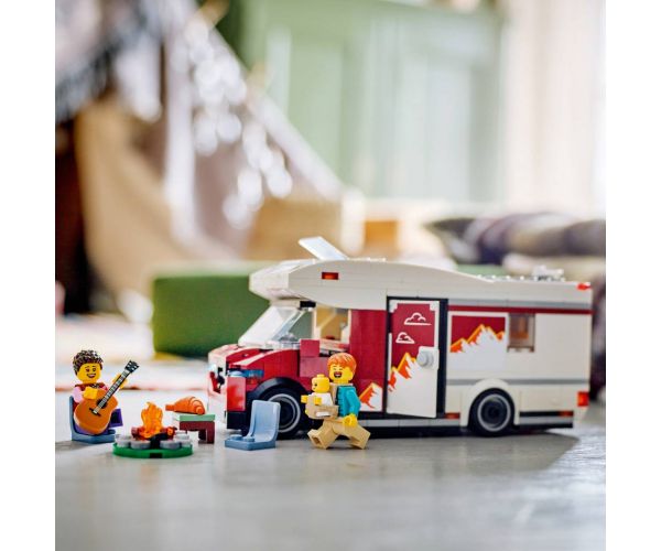 LEGO® City: Rulotă pentru vacanțe aventuroase (60454)