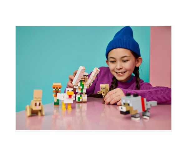 LEGO® Minecraft: Atacul puiului, în deșert (21592)
