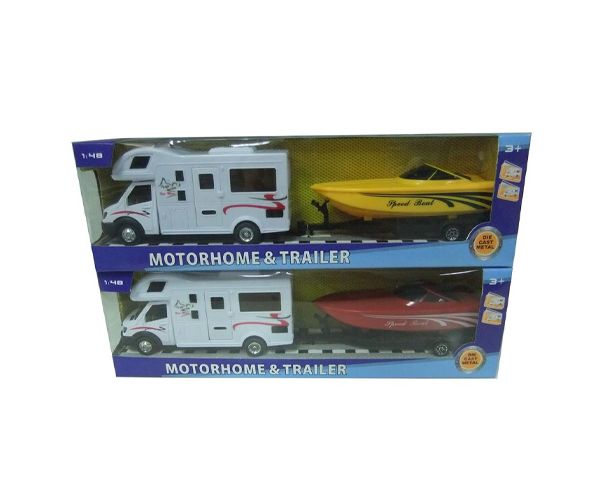 Caravană cu remorcă și vapor de cursă