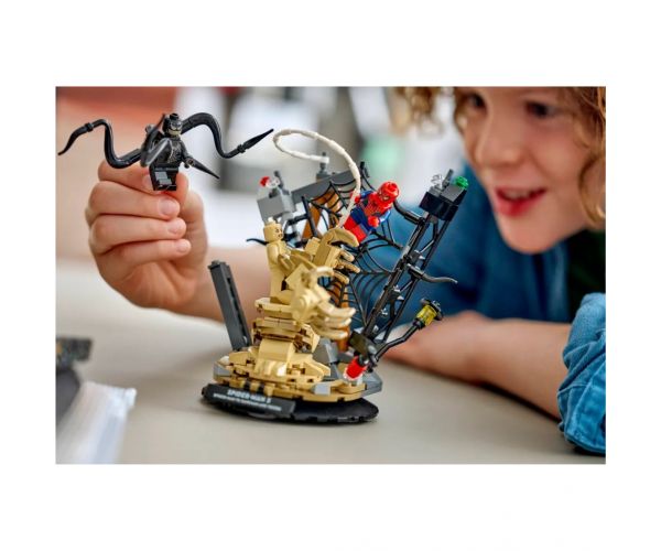 LEGO® Marvel: Bătălia uriașă dintre Spider-Man și Sandman (76334)