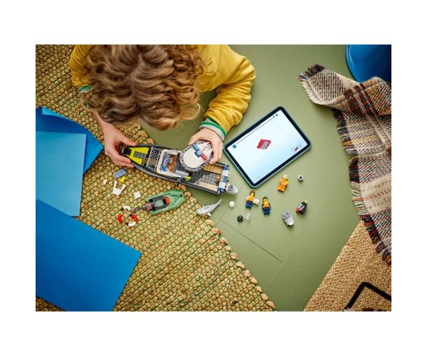 LEGO® City: Urmărire cu barca de poliție (60456)