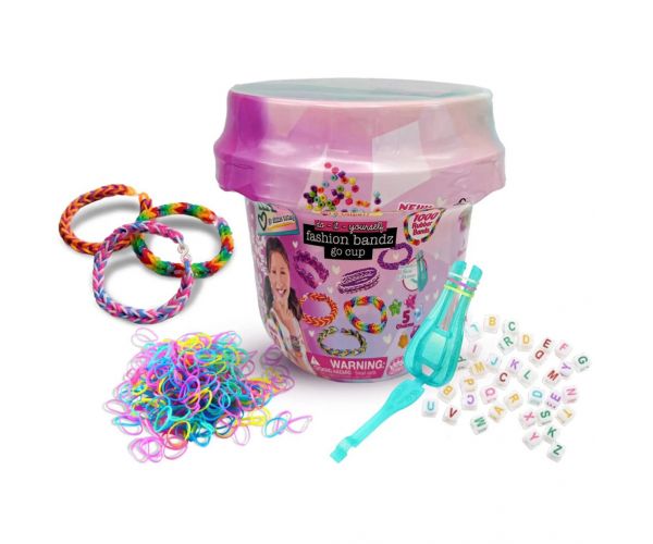 WeCool: Set pentru crearea brățărilor DIY cu elastice și mărgele, într-un recipient tip pahar.