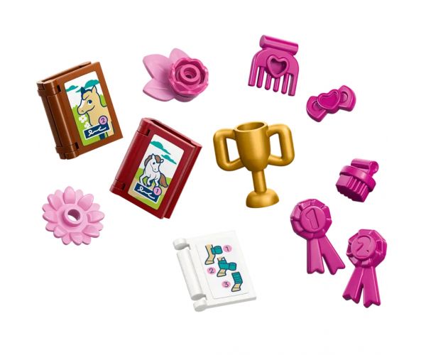 LEGO® Friends: Centru de echitație și școală de călărie (42688)