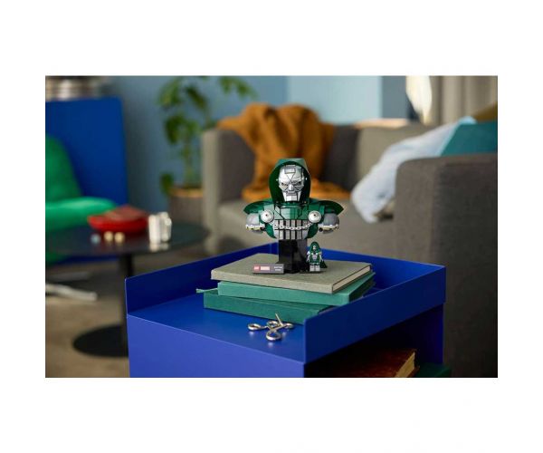 LEGO® Marvel: Statuie Doctor Doom (76345)