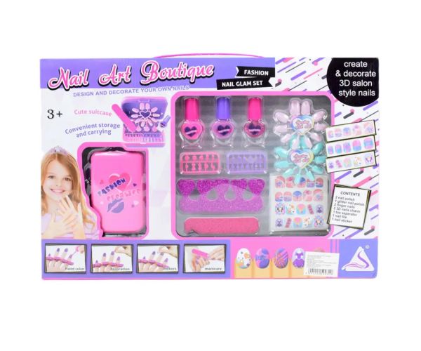 Nail Art: Set manichiura cu valiza, lacuri de unghii si accesorii