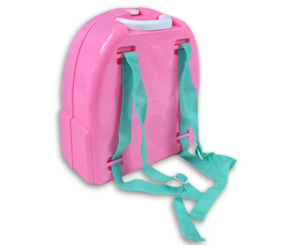 Set de frumusețe roz într-un rucsac cu machiaj, oglindă și accesorii