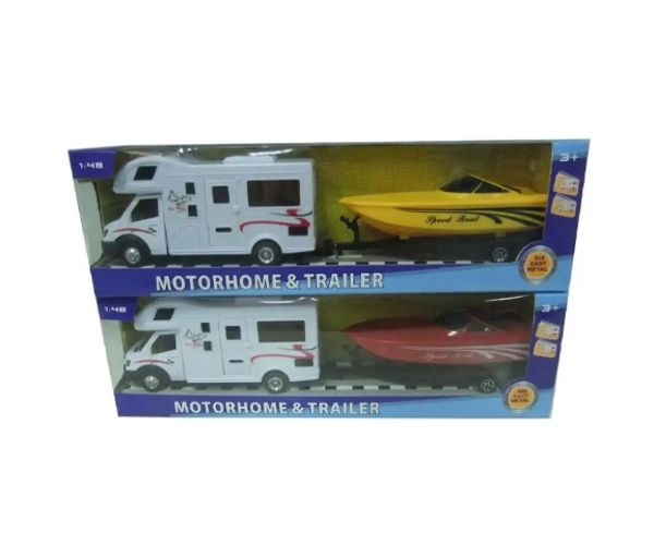 Caravană cu remorcă și vapor de cursă