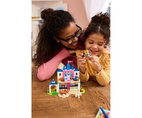 LEGO® Disney™: Castelul Cenușăresei și prietenii ei (43283)
