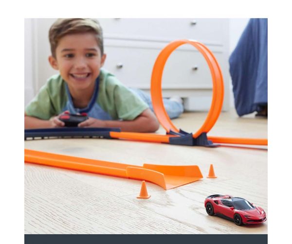 Hot Wheels: Mașinuță RC Ferrari cu telecomandă 1/64 - Mattel