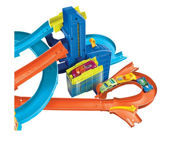 Hot Wheels: Set de pistă Super Serpentină cu 5 mașinuțe - Mattel