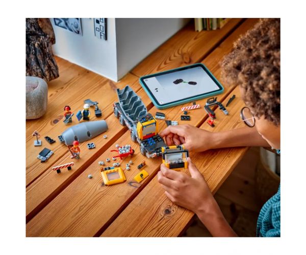 LEGO® City: Camion betonieră (60478)